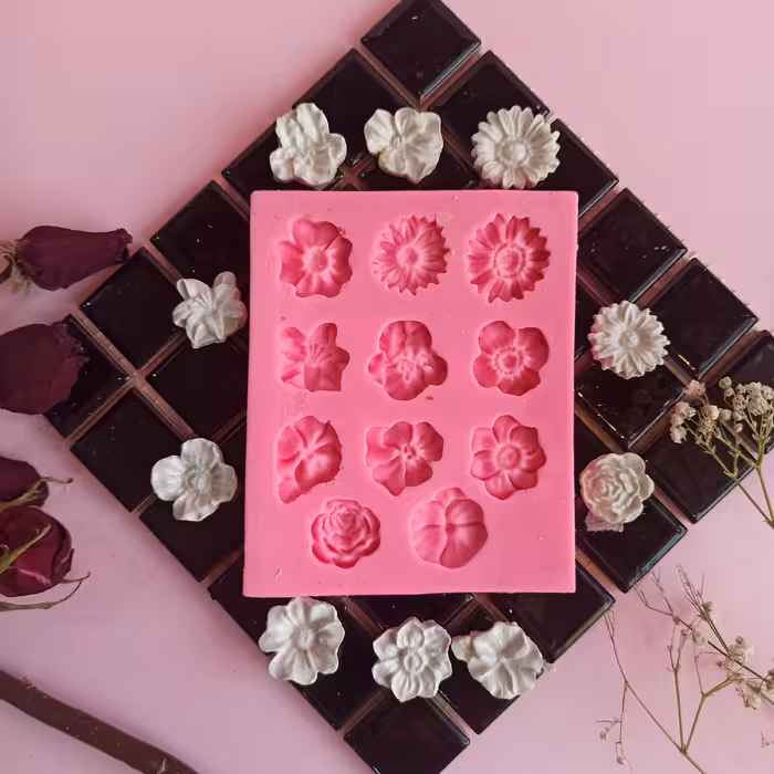 قالب گل های ریز مولد سیلیکونی قالب سیلیکونی گل های کوچک 2 سانتی مناسب شمعسازی مجسمع سازی رزین صابون سازی 
