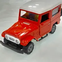 ماشین فلزی تویوتا Toyota Fj140قرمزموزیکال چراغدار دربازشو