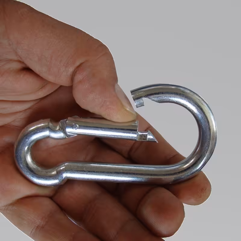 قلاب کارابین یا قلاب فنری8 مناسب برای اتصال زنجیر به بلبرینگ مخصوص تاب کودک 