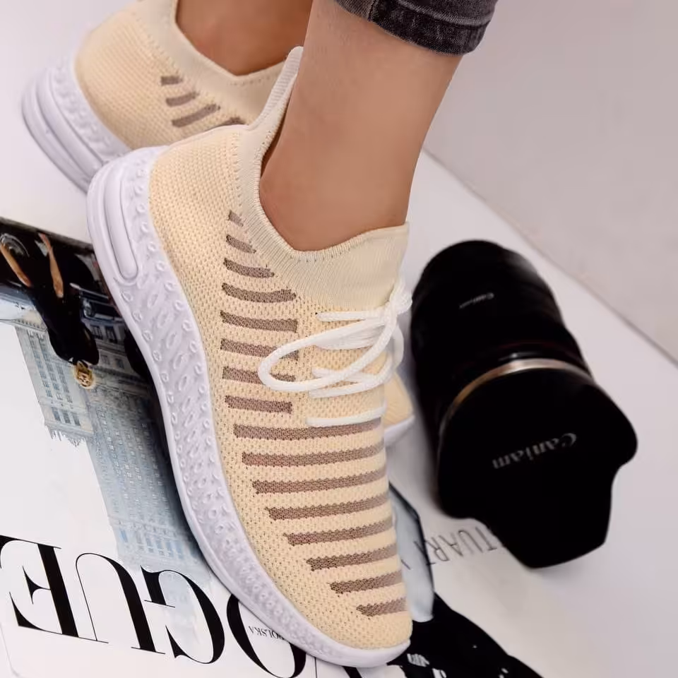 کفش جورابی شیشه ای کرمی