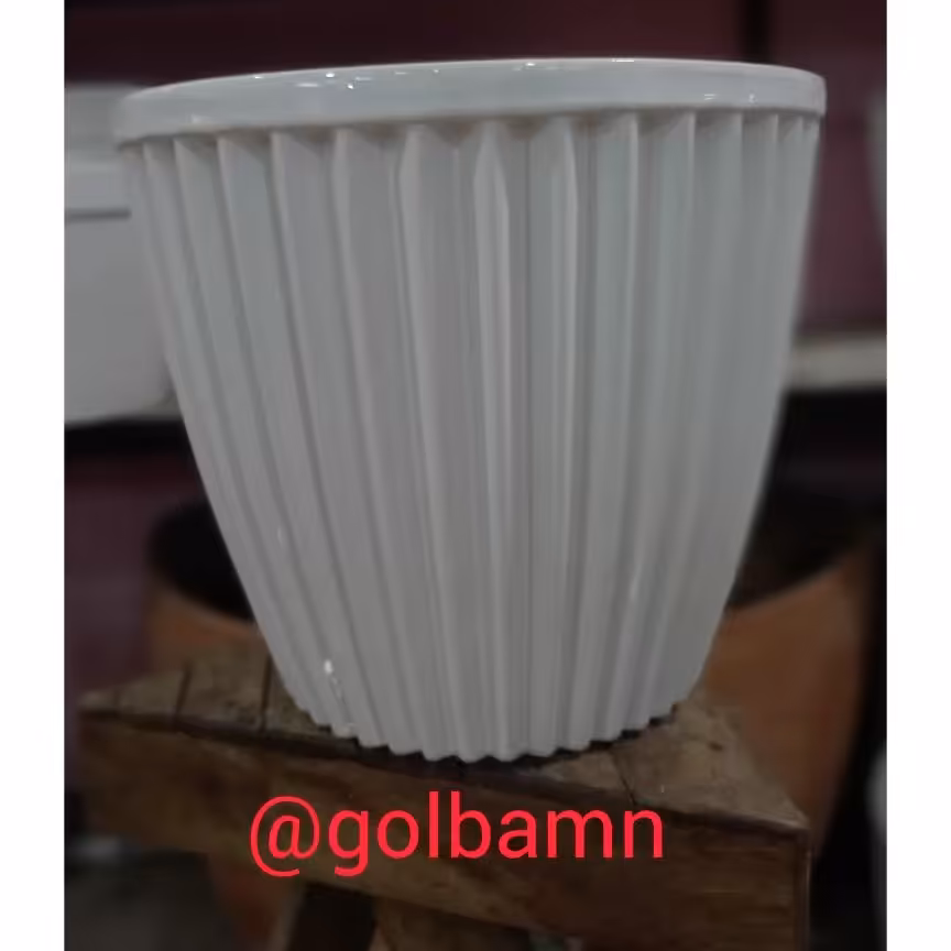 گلدان سرامیکی  مدل نیزه ای سفید در ارتفاع 30 و دهانه 30