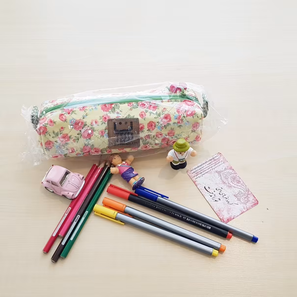 جامدادی استوانه ای توراندخت پارچه ای قابل شستشو سایز  کوچک در طرح های متنوع کد 01