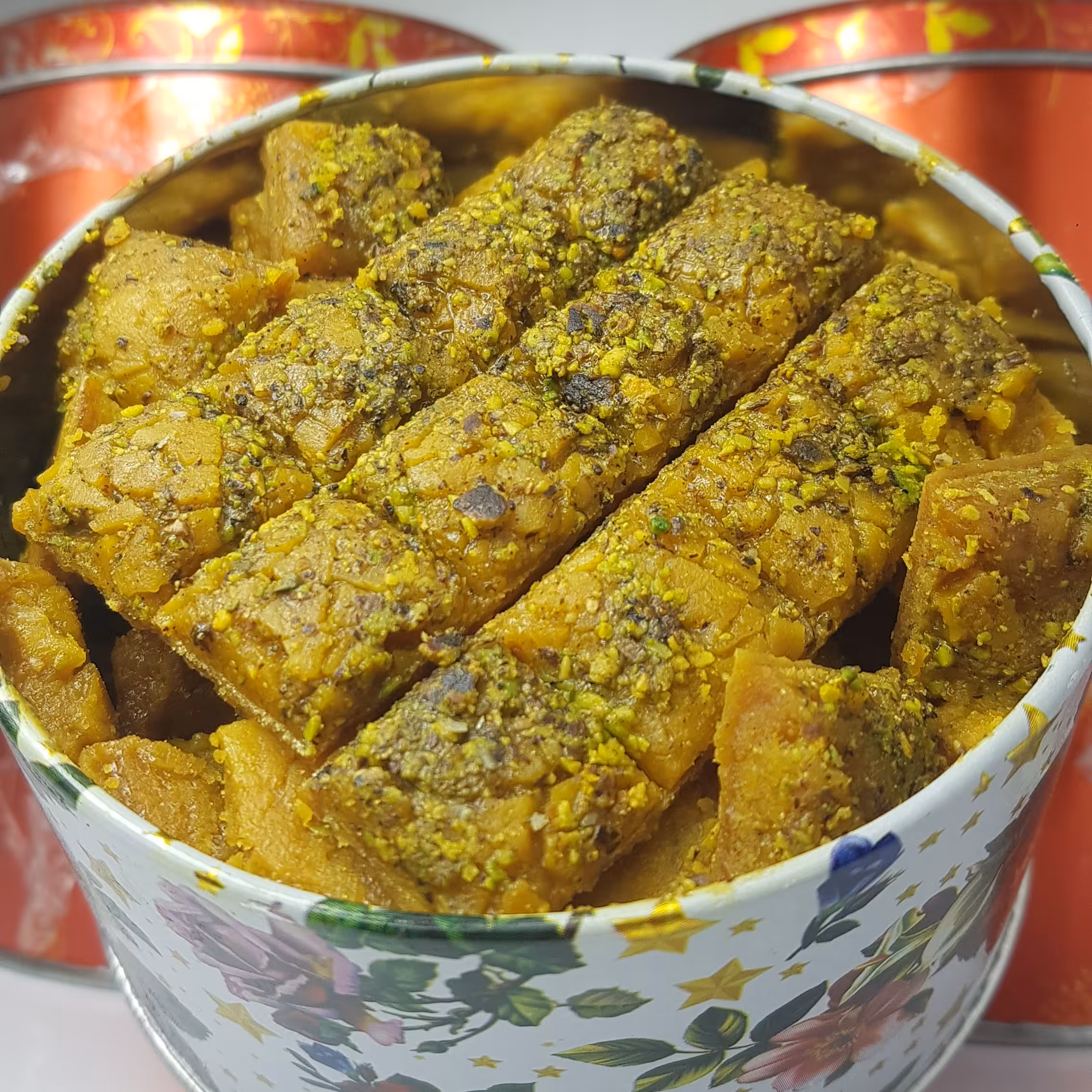 سوهان حبه ای مخلوط با مغز پسته درجه یک و تازه (400)گرم