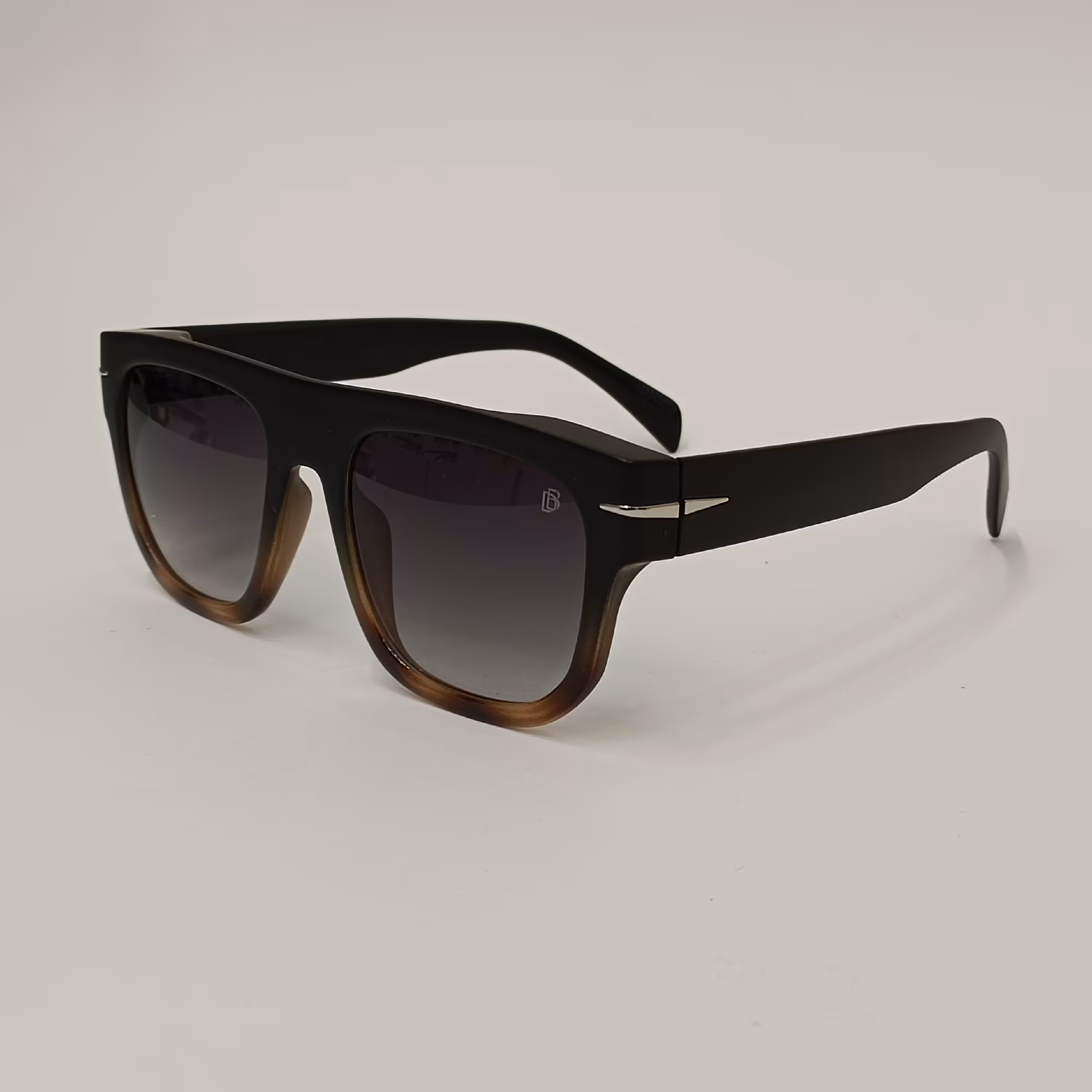 عینک آفتابی کائوچویی یونیسکس و اسپرت یووی 400 David beckham به همراه جلدزیپی و دستمال