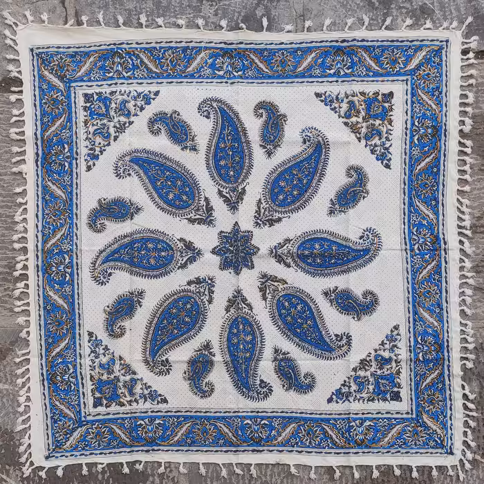 رومیزی قلمکاری(طرح بوته جقه)سایز100در100آبی