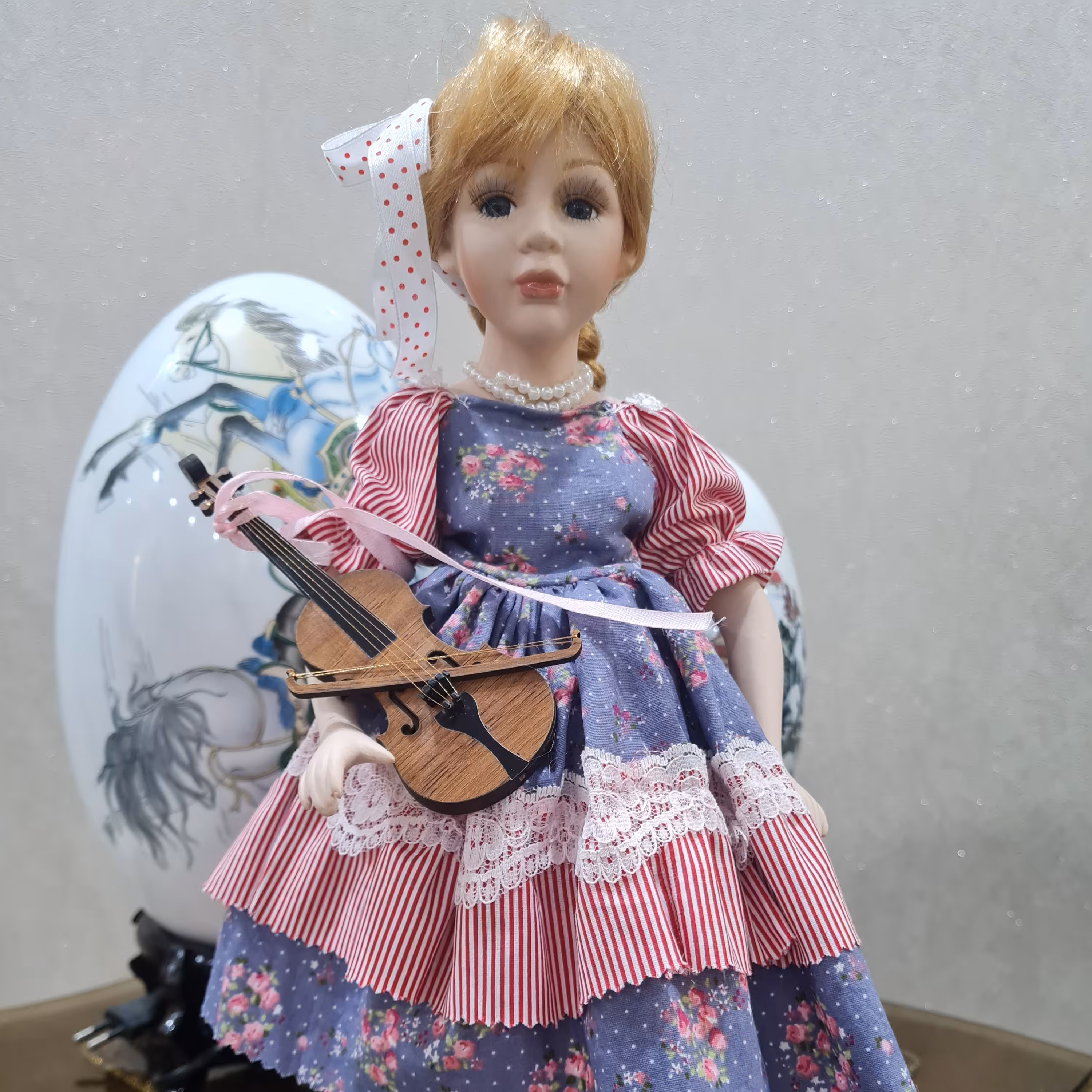 عروسک سرامیکی گیتارزن قد 42 سانت