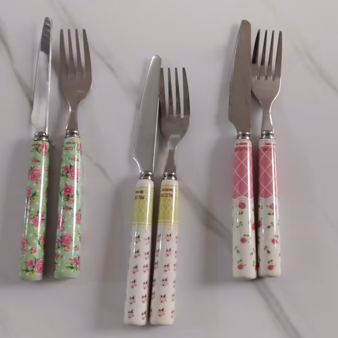 کارد و چنگال فالکون 