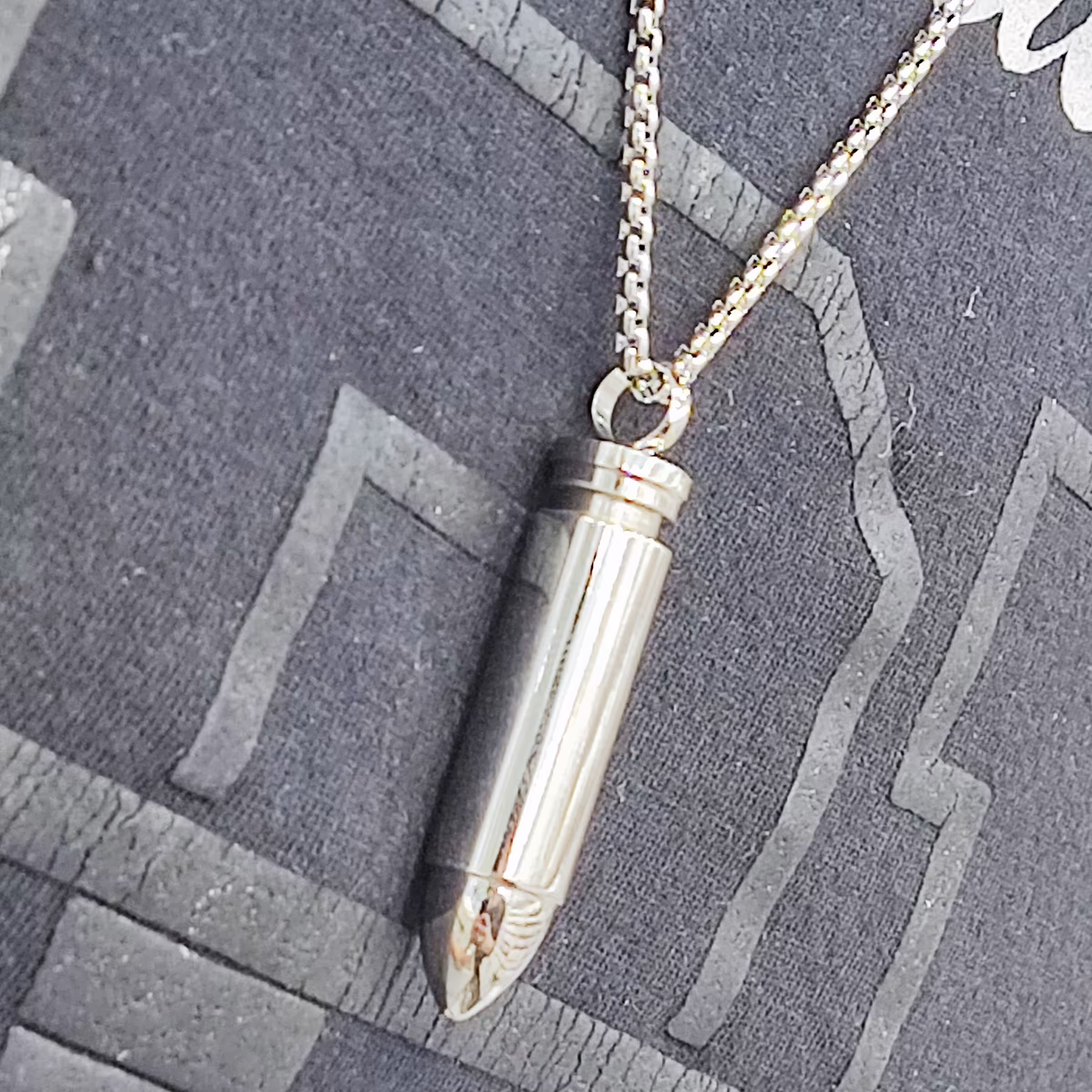 گردنبند فشنگ استیل طرح صلیب طلایی