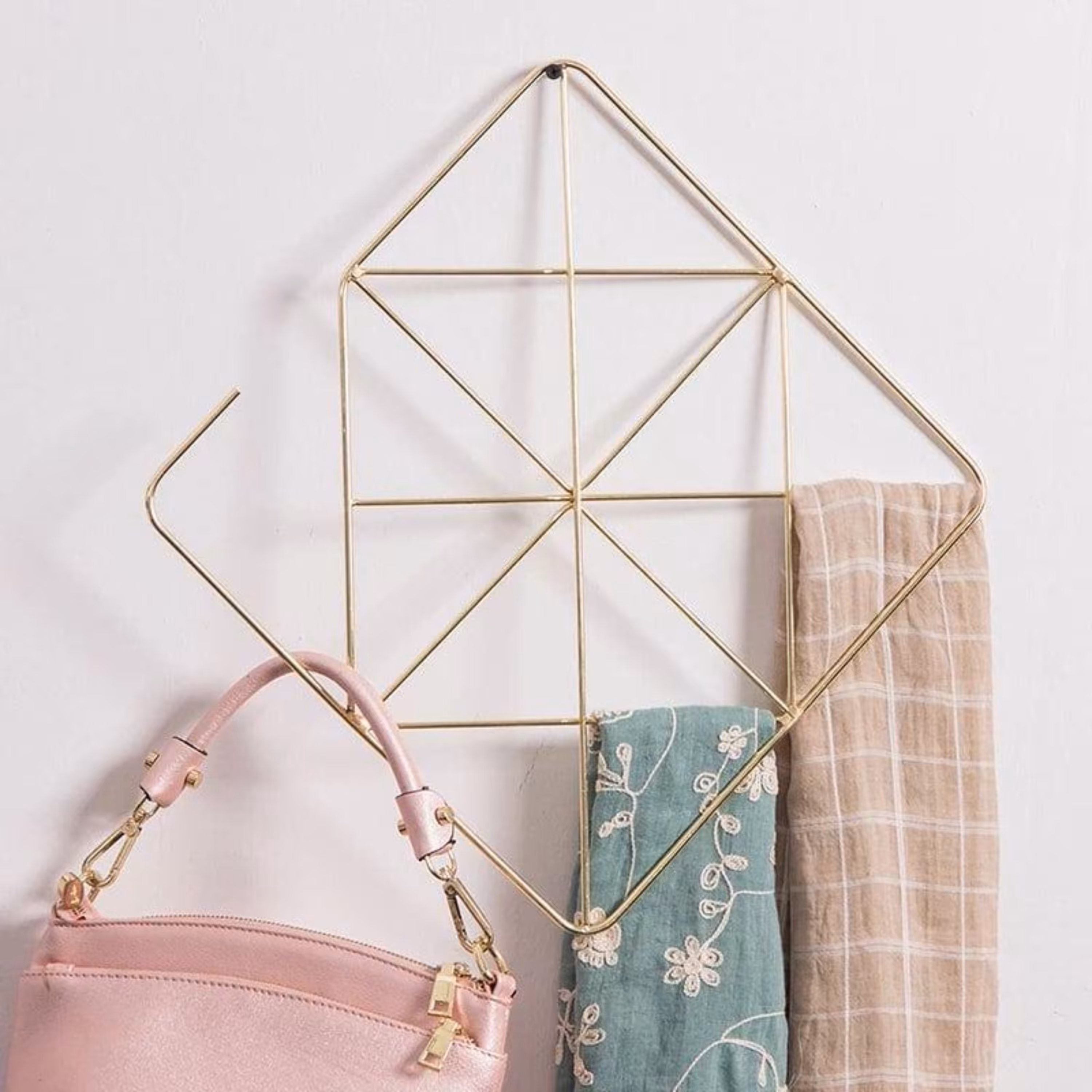 آویز شال و روسری و کمربند و کیف مثلثی (با کدتخفیف 50درصدی)