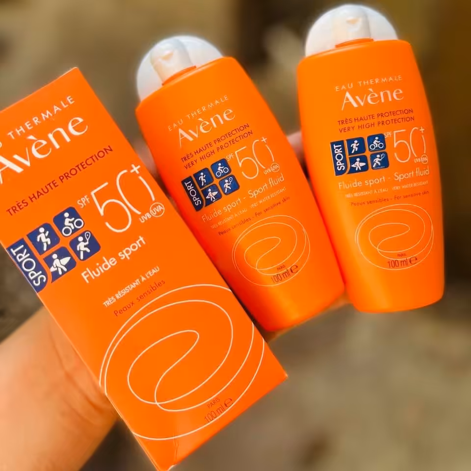 کرم اصلی ضد آفتاب اون بدون رنگ مدل فلوئید اسپورت حجم 100 میلی لیتر