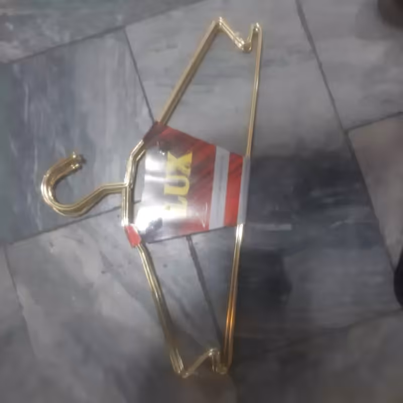 آویز فلزی طلایی(پسکرایه)