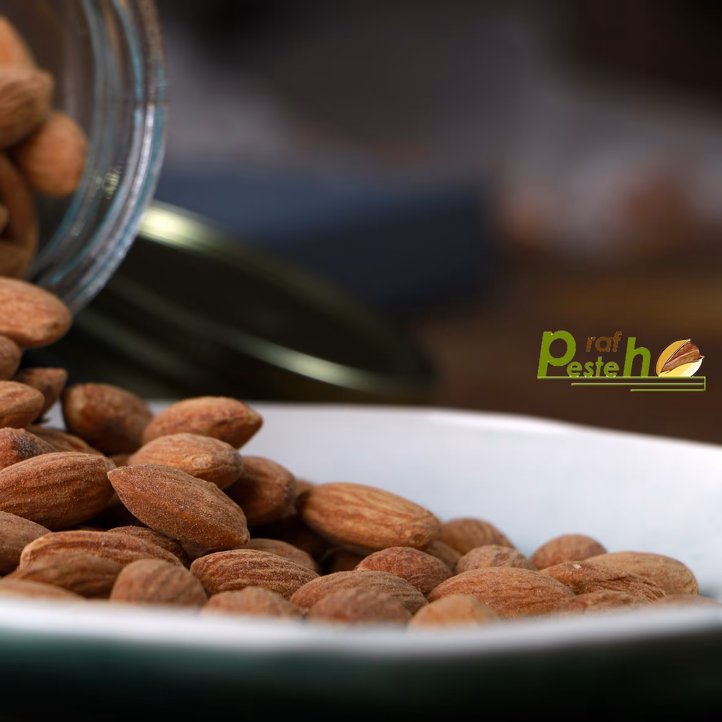 مغز بادام خام درجه یک 500گرمی