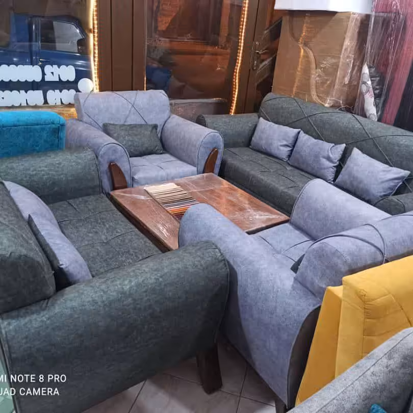 مبل اسکارلت پایه چوبی شیک 