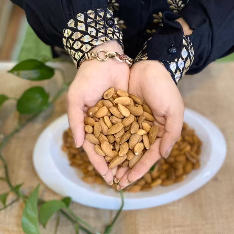 مغز بادام خام