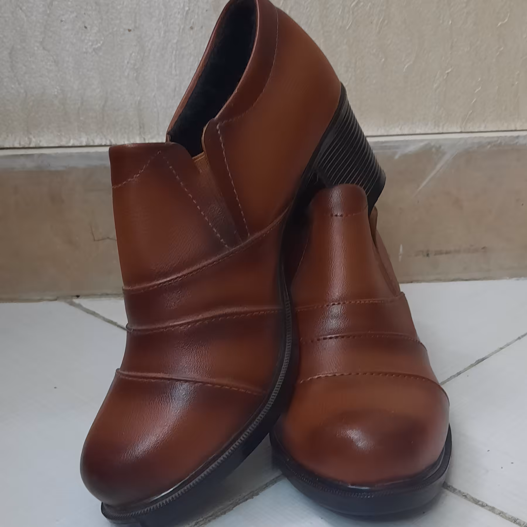 کفش پاشنه دار زنانه