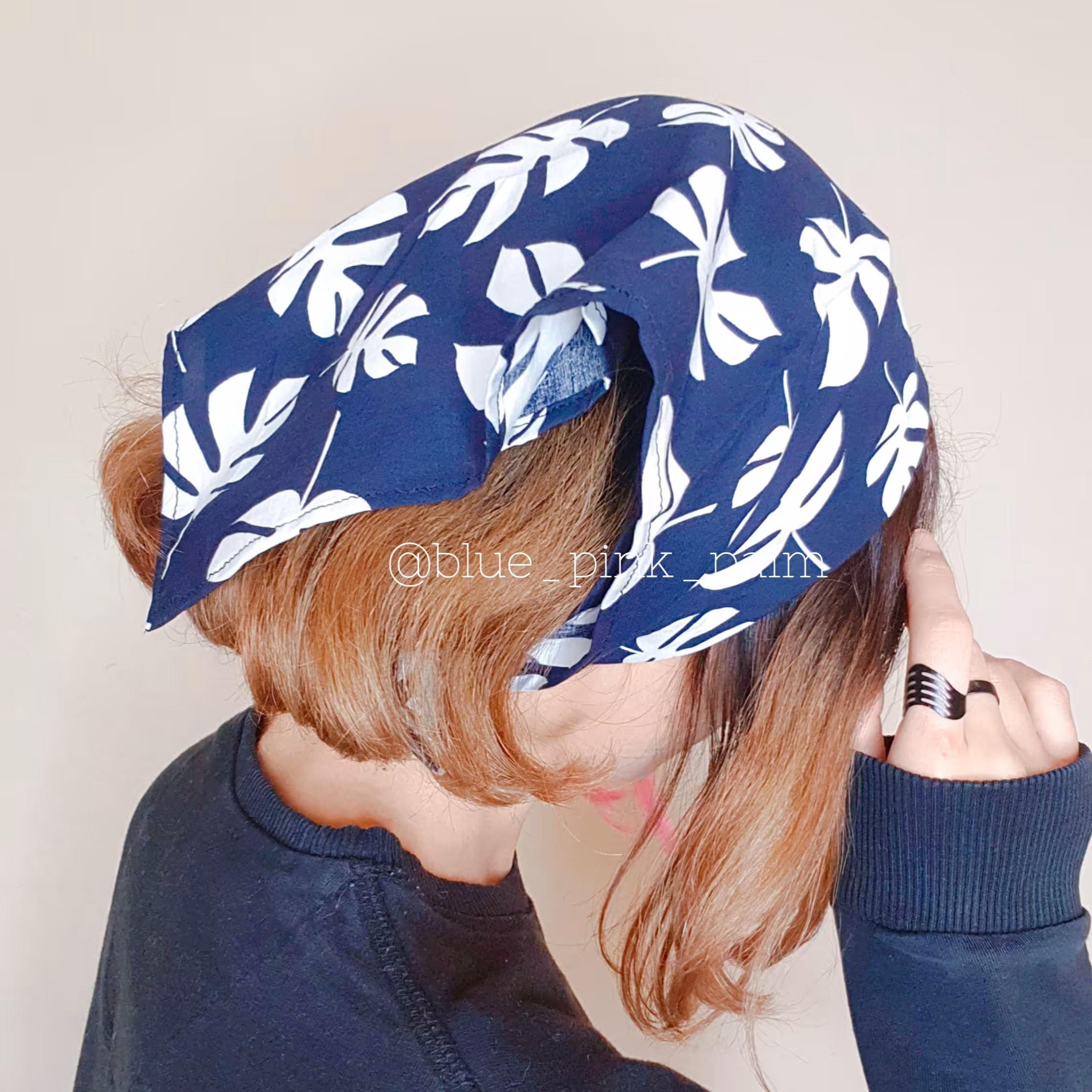 دستمال سر و گردن باندانا از بلو پینک پام طرح برگ انجیری