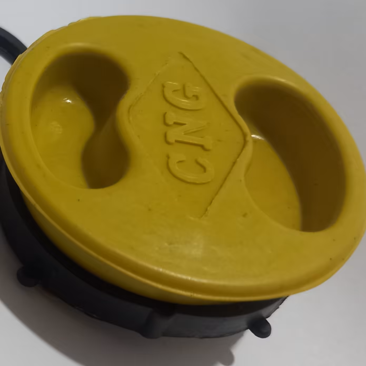 درباک CNG بند دار آرم بزرگ زرد کد 1041 بسته 2 عددی