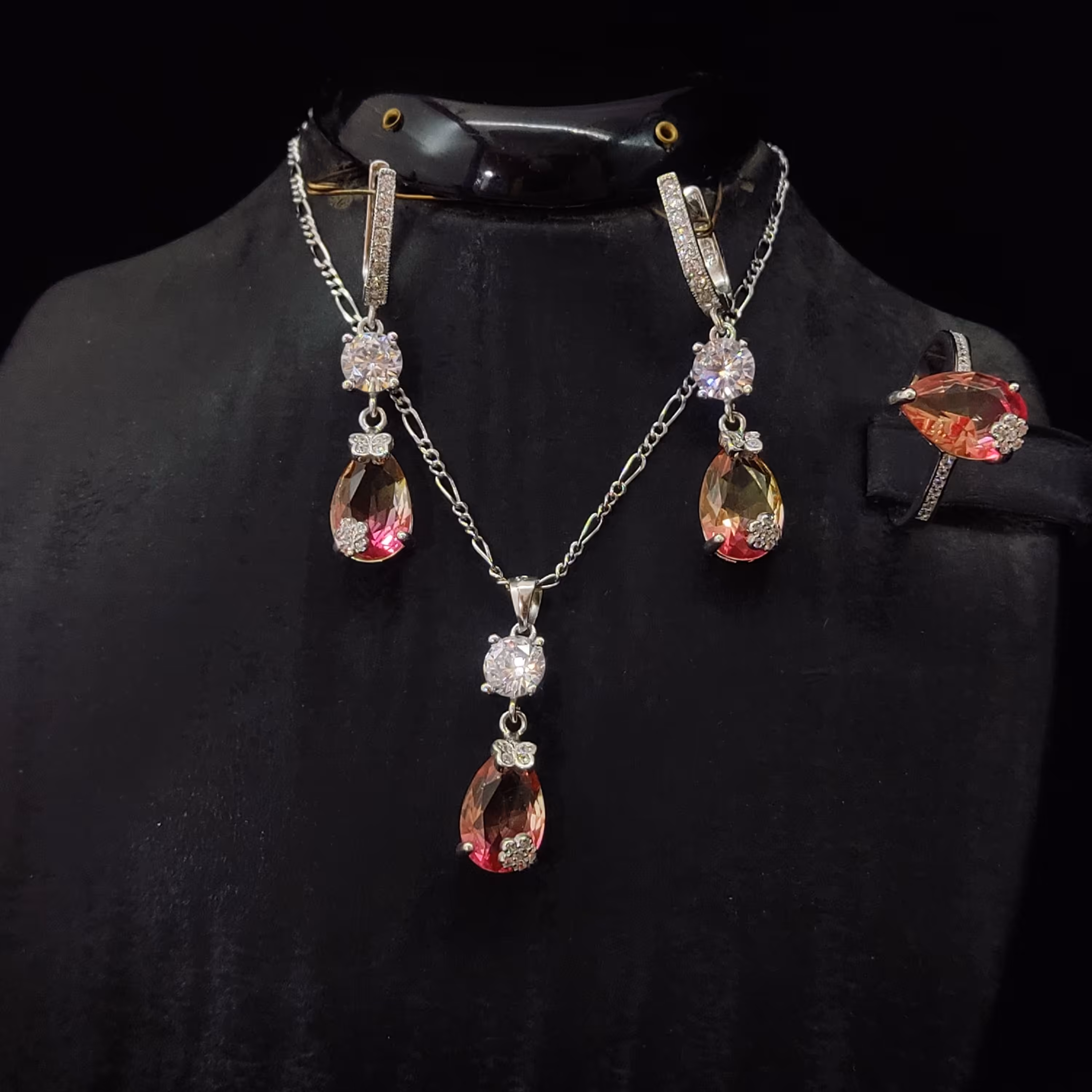 نیم ست خارجی نقره مدل اشکی دو رنگ