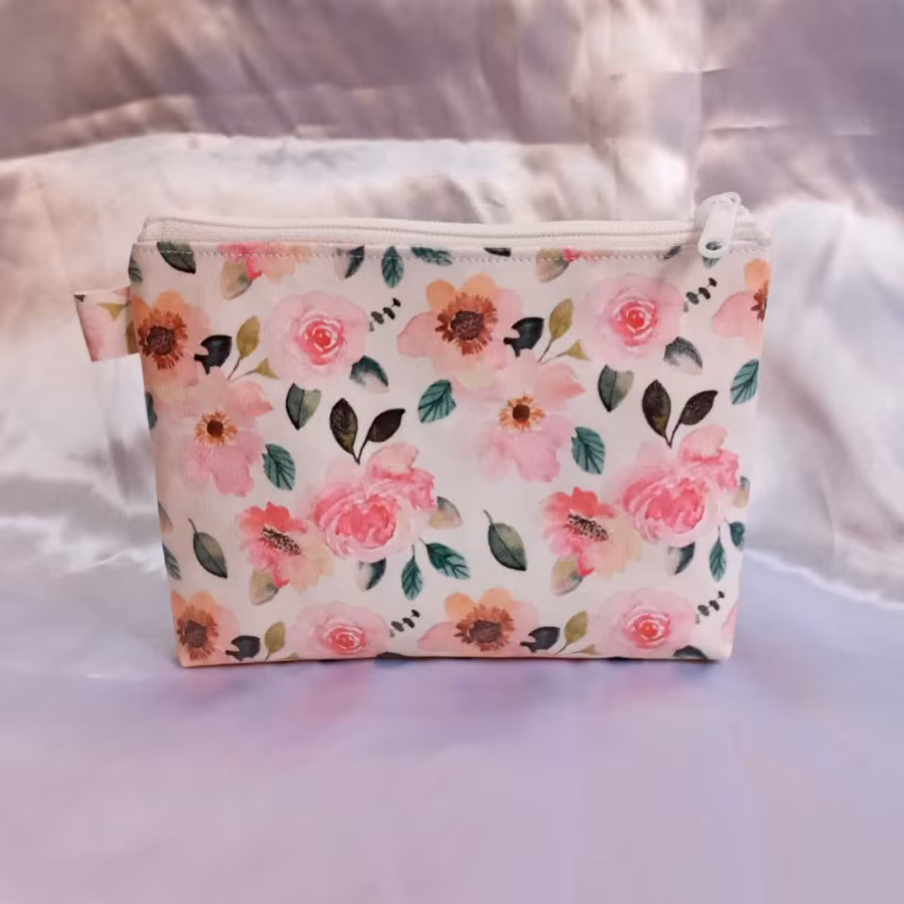 کیف آرایشی  و جا مدادی  طرح گل صورتی از جنس چرم 