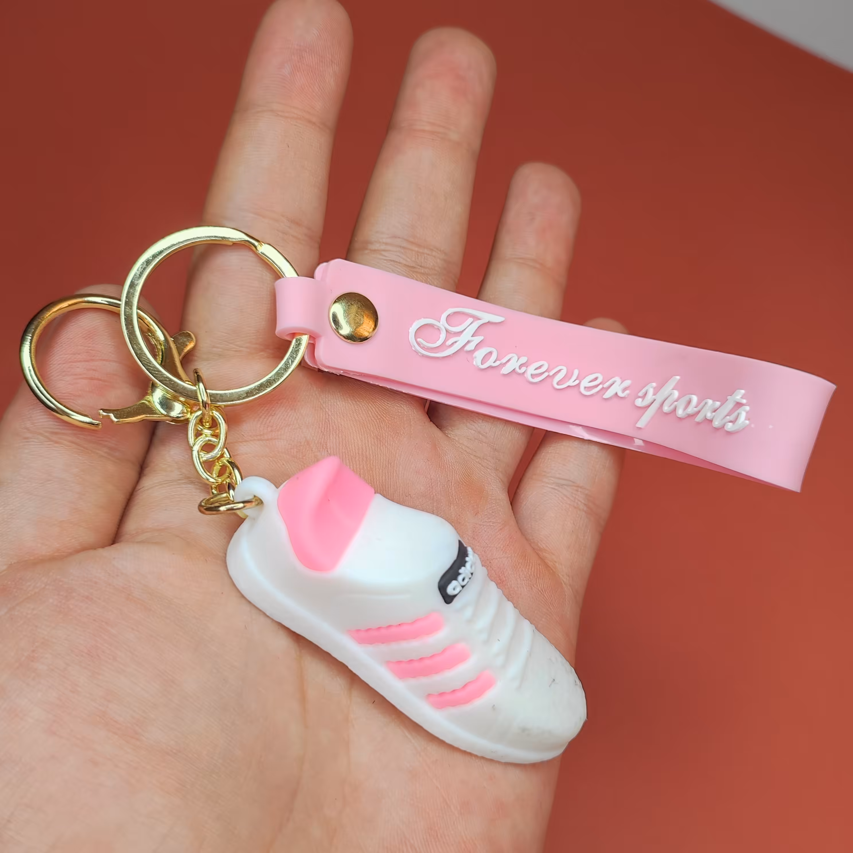 جاکلیدی سیلیکونی مدل کفش آدیداس بدون ساق 2