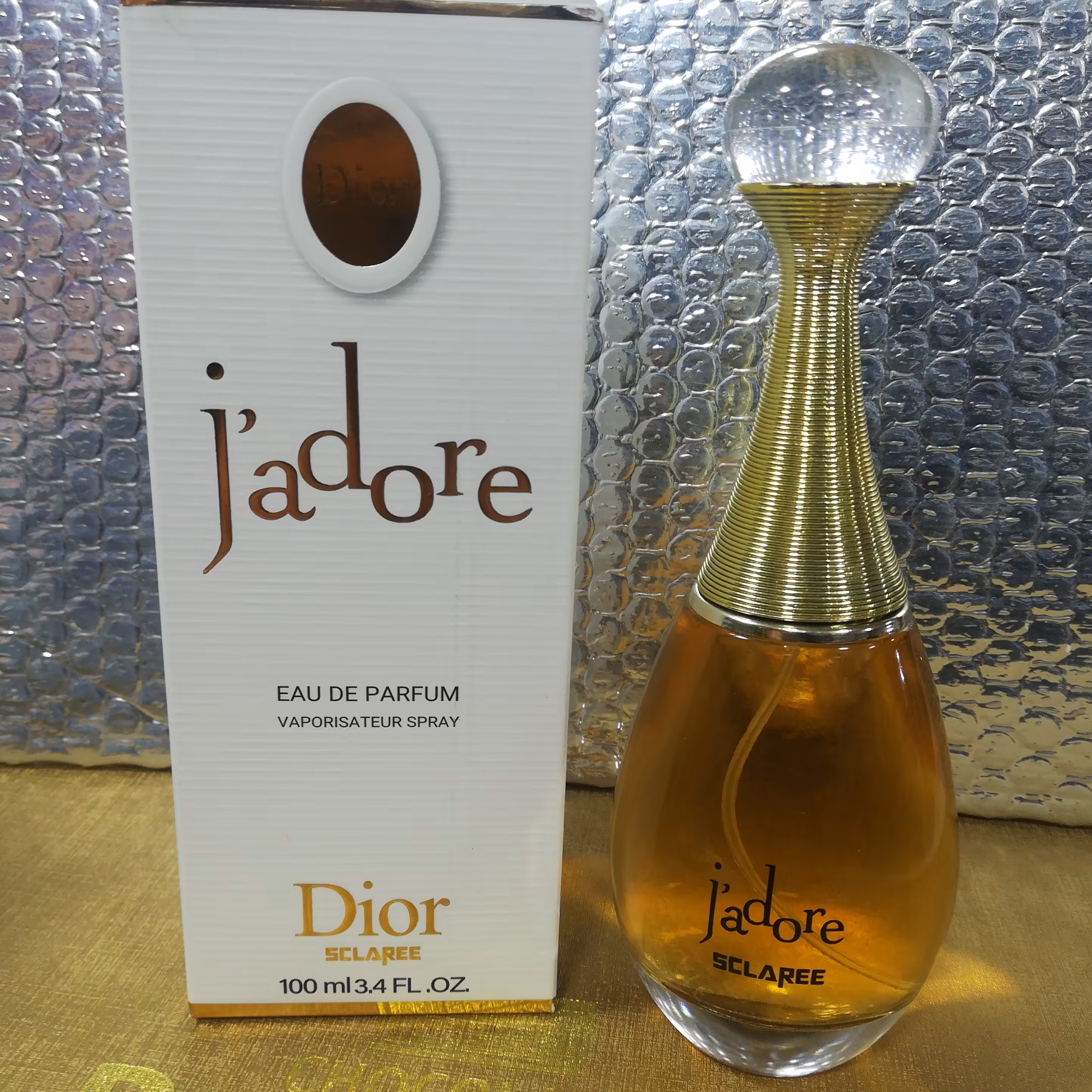 عطر جادور  با ماندگاری بالا 