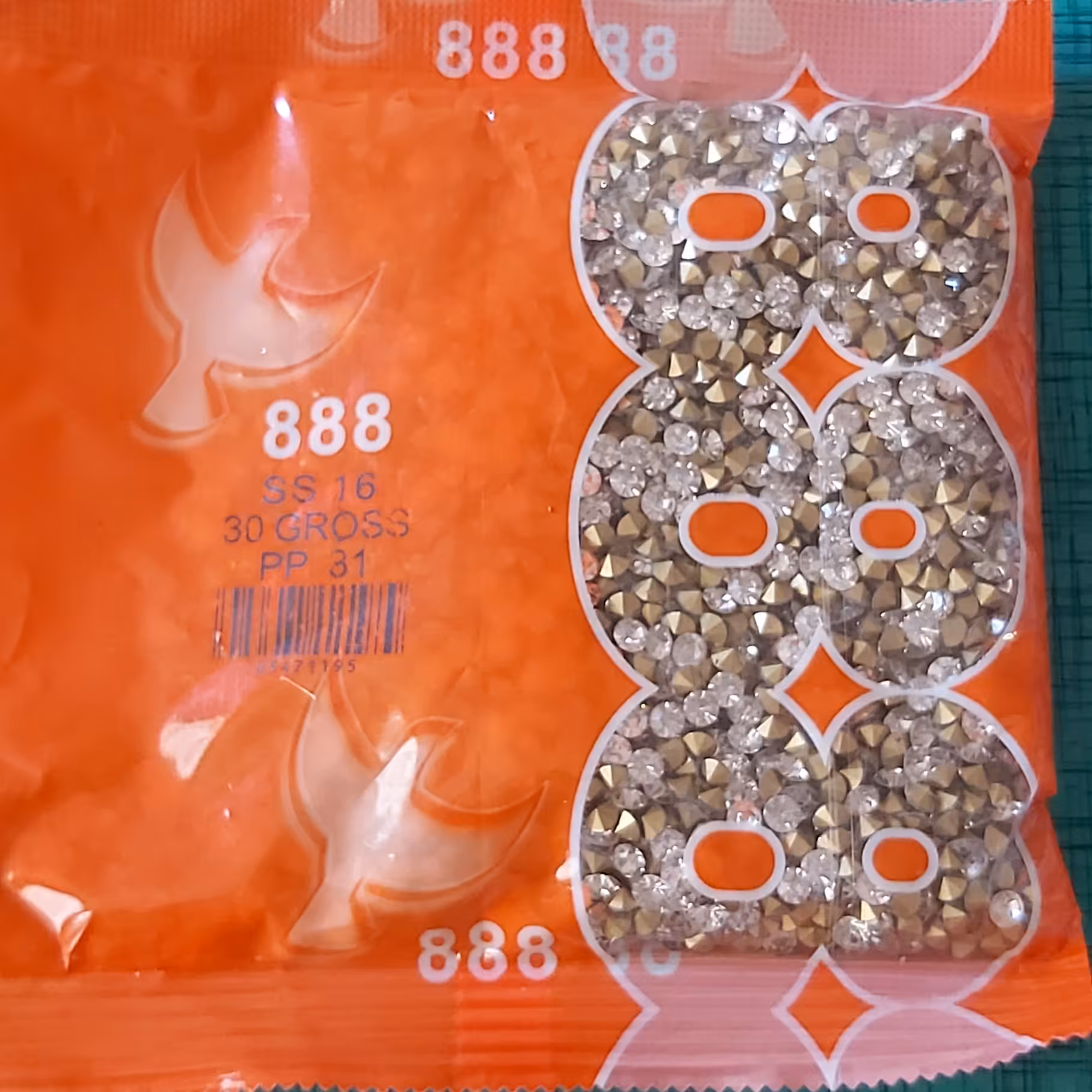 نگین کله قندی مخروطی سایز18یک بسته ده گرمی