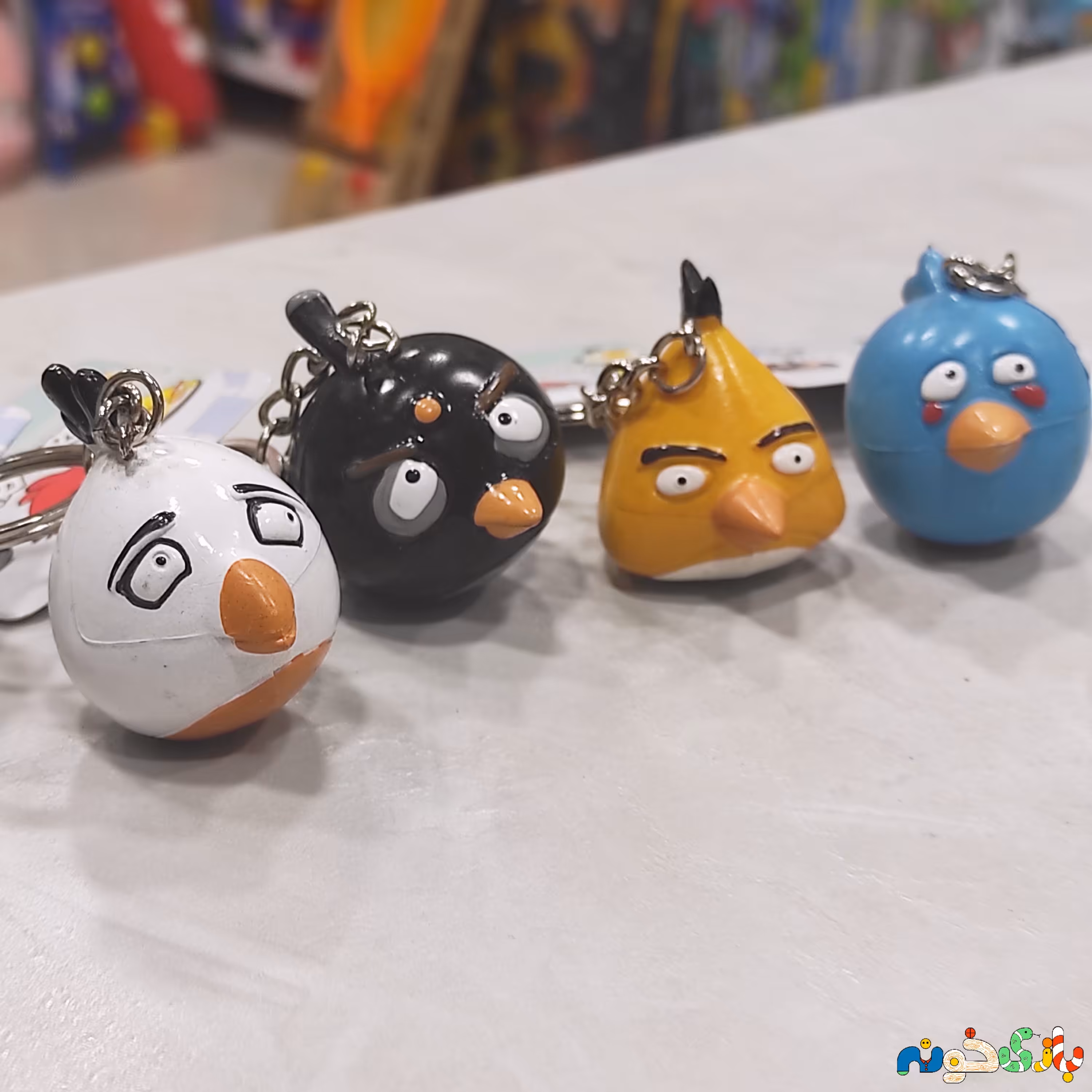 جاسوئیچی طرح انگری بردز  وارداتی جنس سنگ و محکم ابعاد 3 در 3سانت 