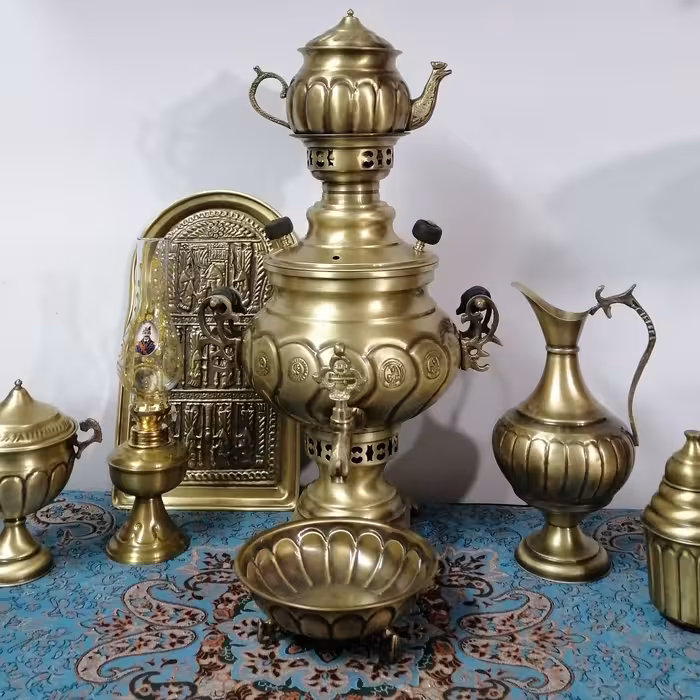 سماور ذغالی زغالی برنجی با کل سرویس موجوده در عکس جمعا