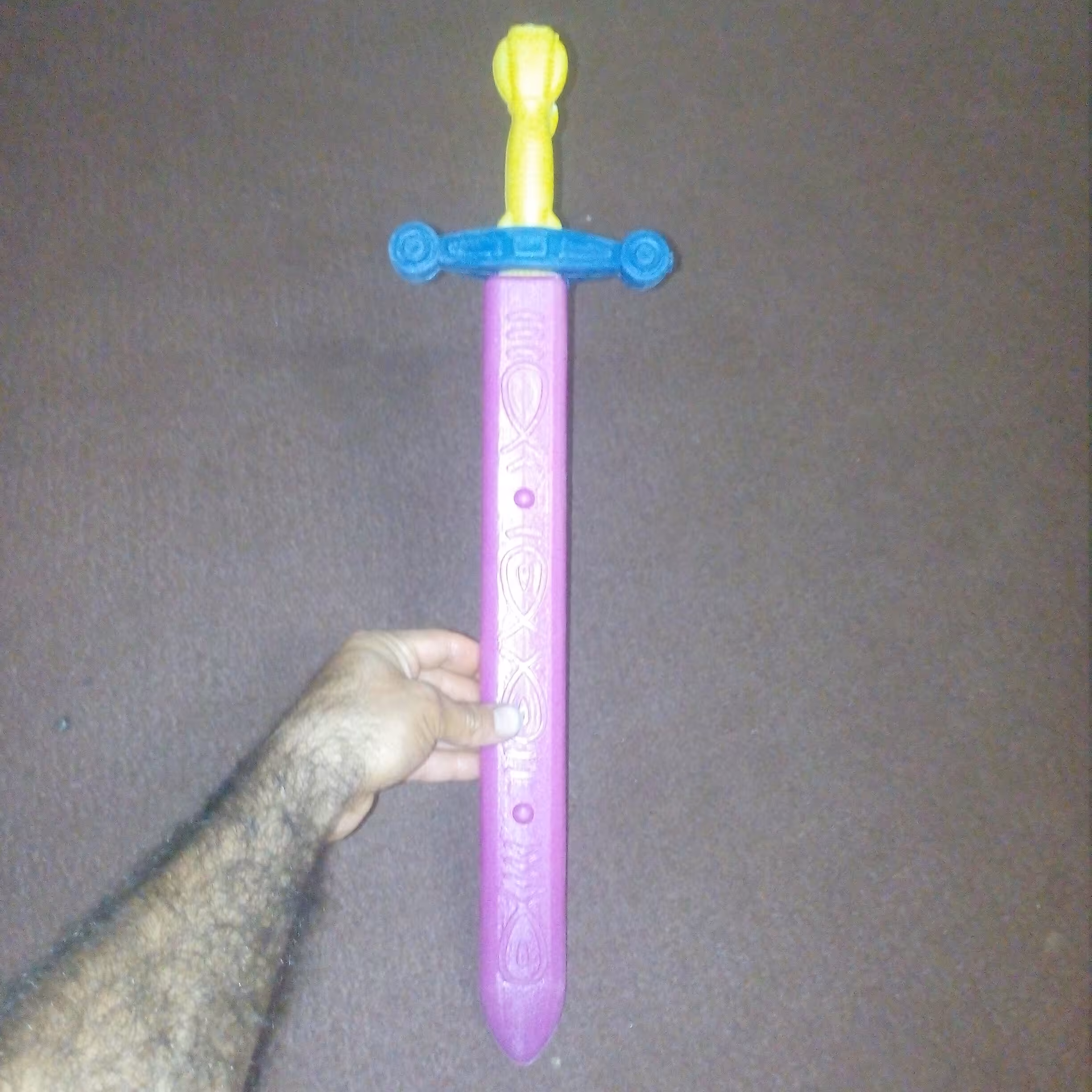 شمشیر پلاستیکی اسباب بازی پک 7عددی 3عدد قلاف سبزو2عددنارنجی و 2عددبنفش