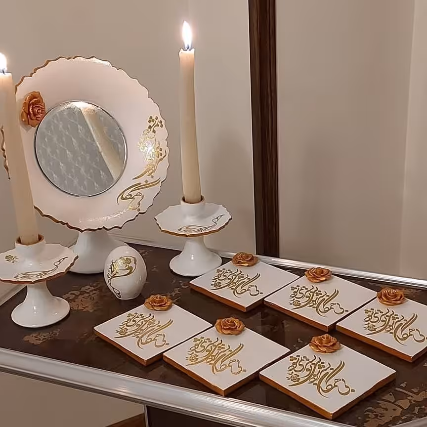 هفت سین ، شامل آیینه و شمعدان و 6 ظرف ، جنس سفال و ظروف به صورت چهارگوش و دایره