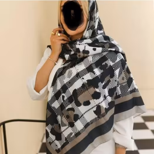 روسری دیجیتال دور دست دوز منگوله دار نخی چهار فصل (روسری پرطرفدار در 4 رنگ)
