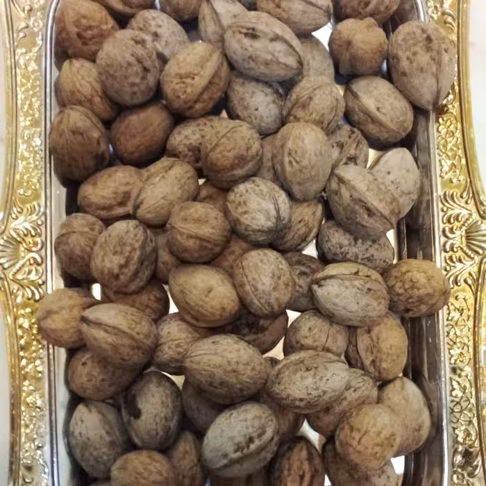 گردو  ،بسته یک کیلو،گلپایگان،خوش طعم