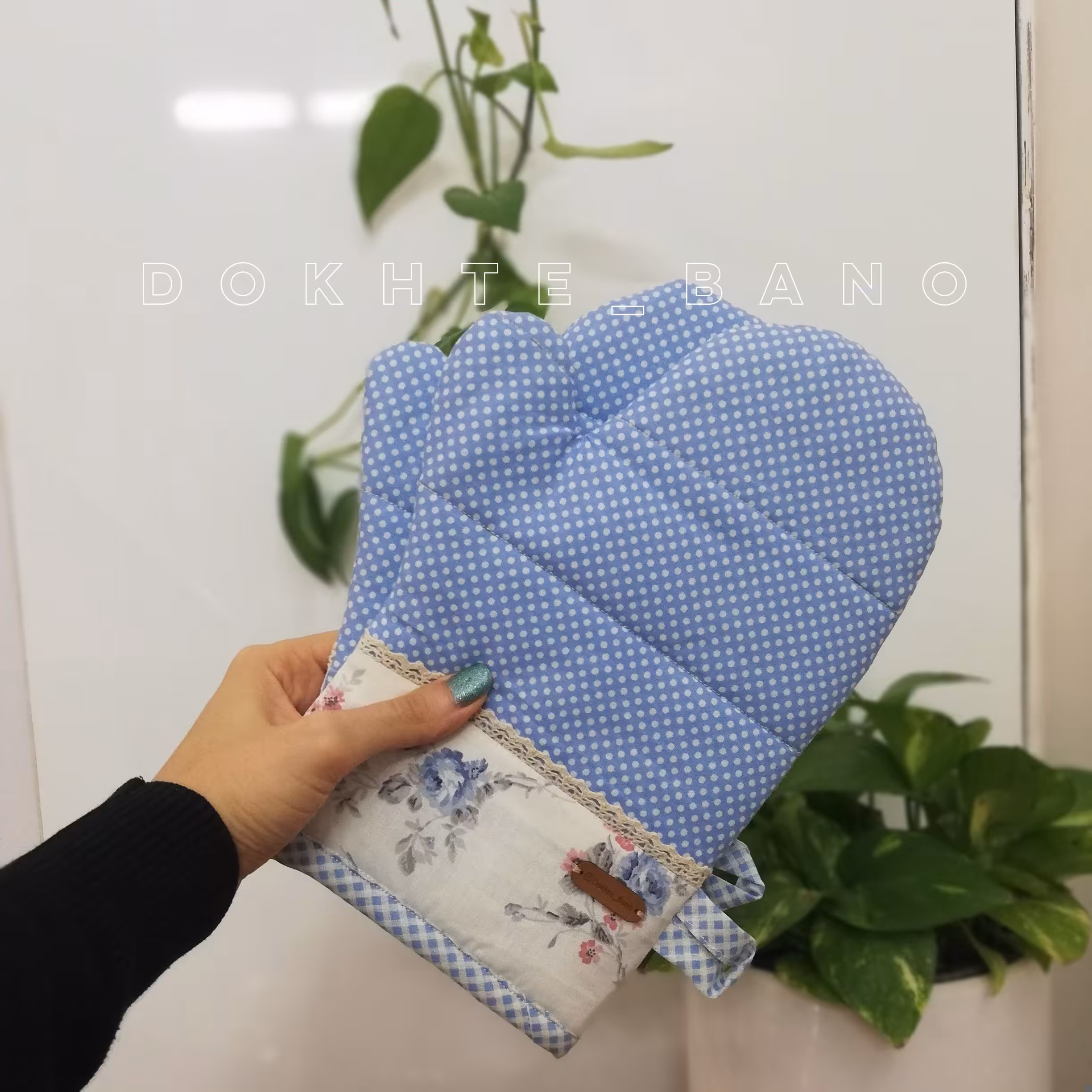 دستکش فر جفتی مطلسه دوزی شده