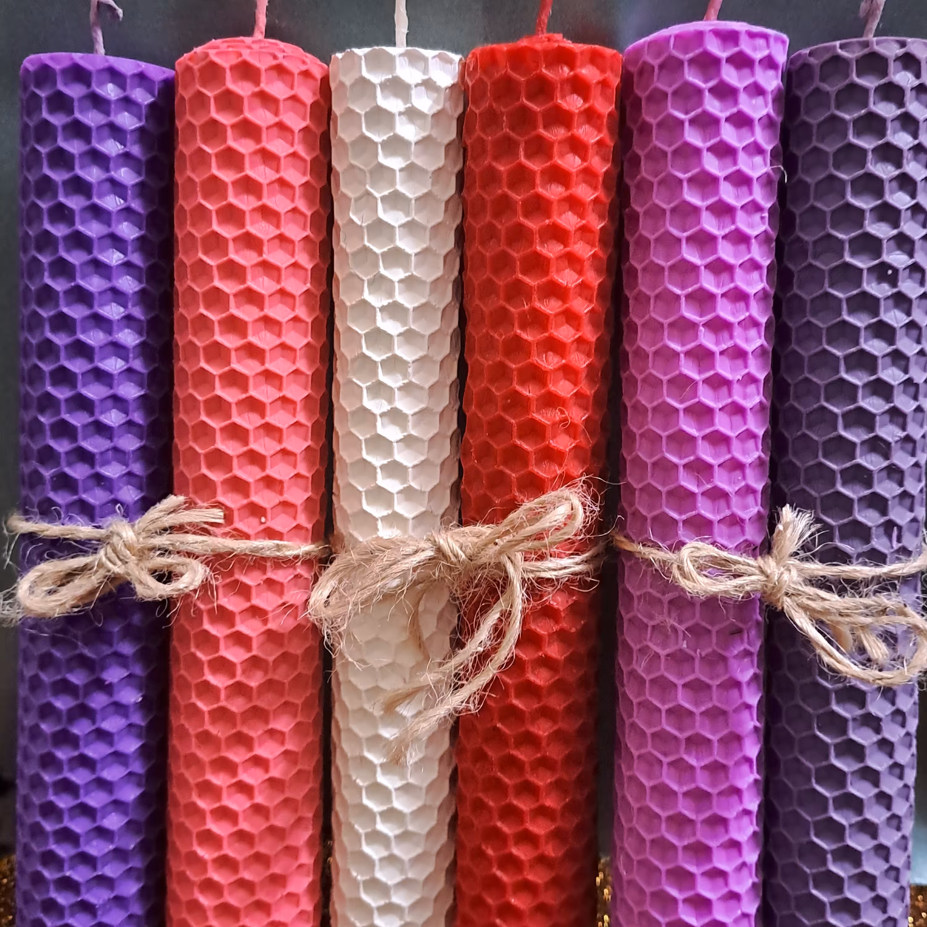 شمع استوانه بیزوکس یا موم عسلی  ارتفاع 18 قطر 2 . کاملا گیاهی  . بدون دوده