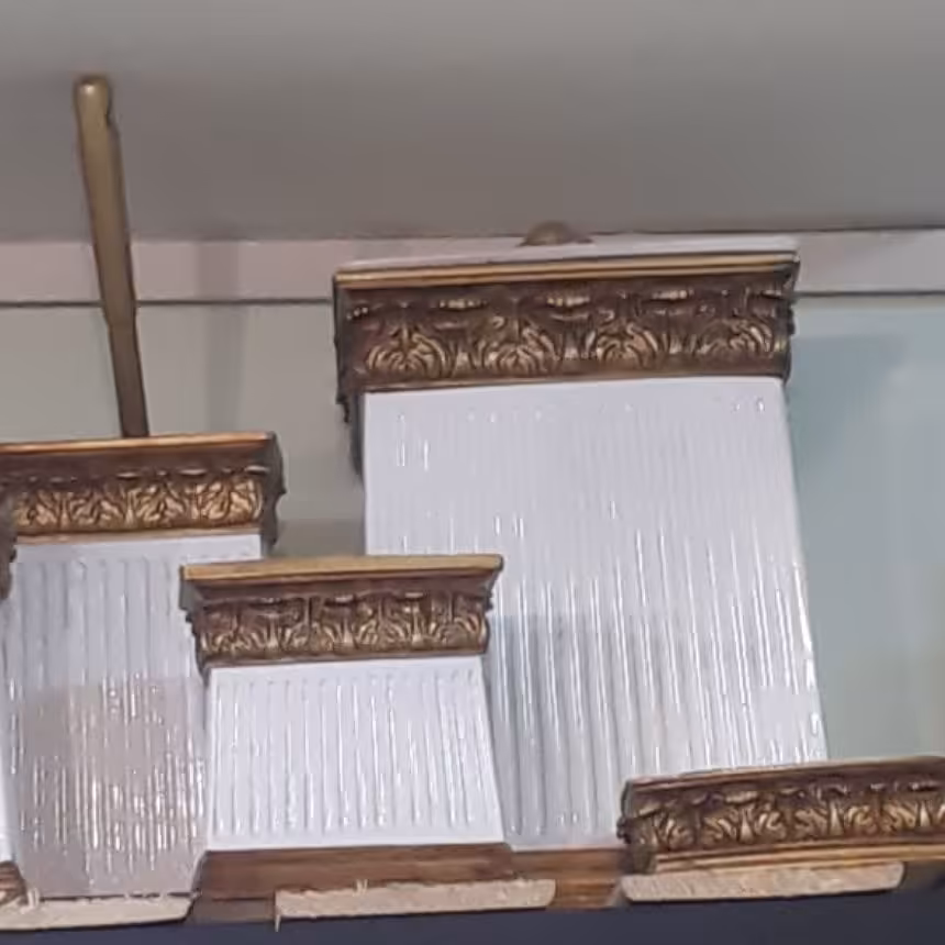 ست سرویس بهداشتی 6پارچه رزین سفیدطلا(ارسال تیپاکس پس کرایه)
