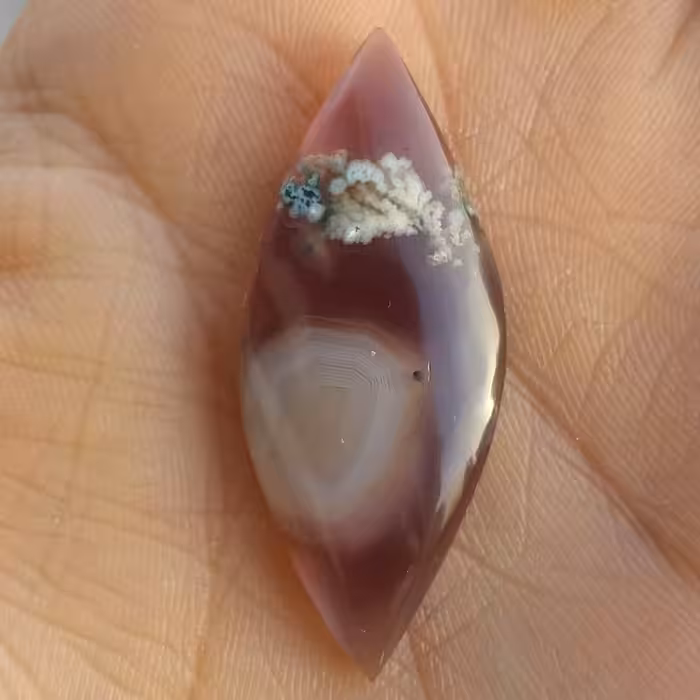 نگین شجر شکوفه 7رنگ زمینه سوسنی تراش فانتزی بی نظیر و تک نمونه ای تکرار نشدنی خاص و شاهکار خلقت زیبااا