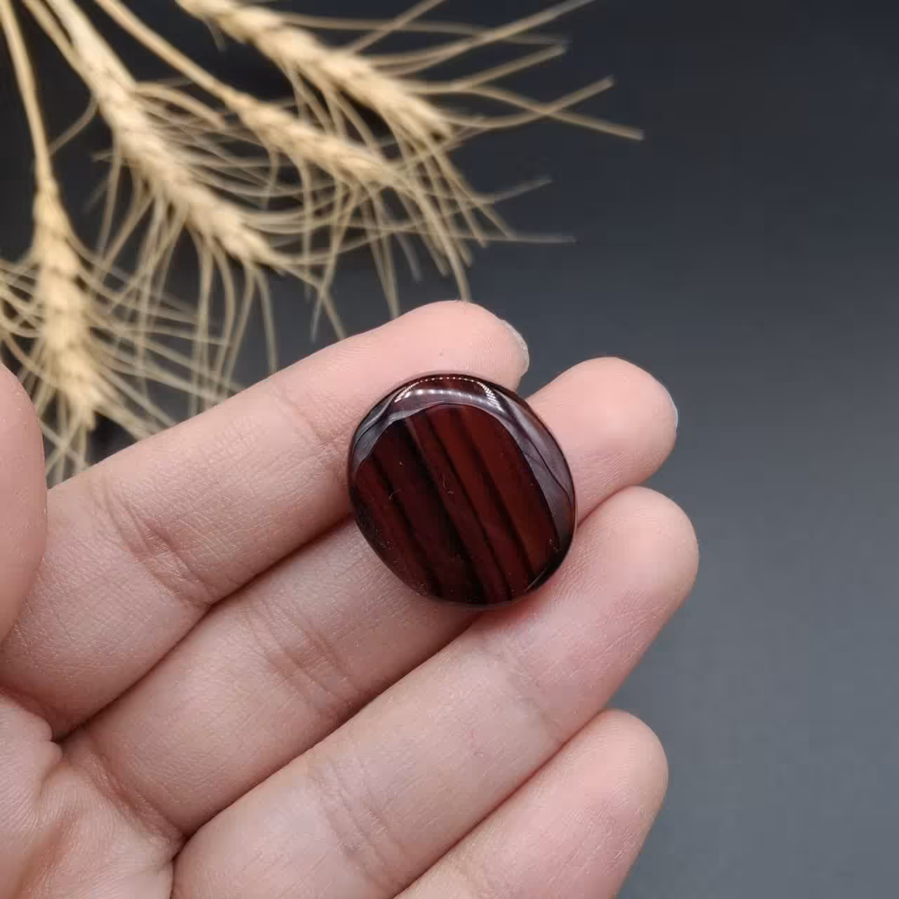 نگین فوق العاده زیبا و بسیار خاص عقیق سلیمانی خراسانی اصل معدنی 8240