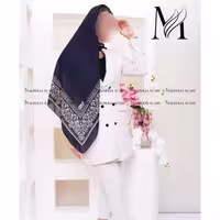روسری حریر   رنگ مشکی کرم  مگنولیا سایز 115 کد 6-114