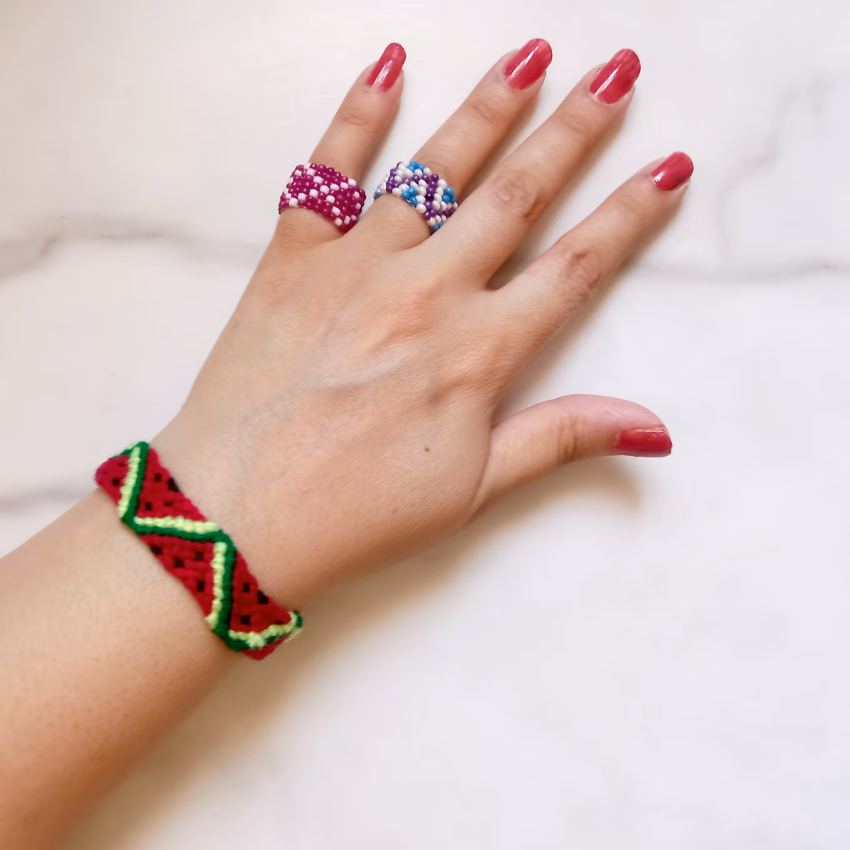 دستبند هندوانه ای زیبا شیک مناسب همه سنین