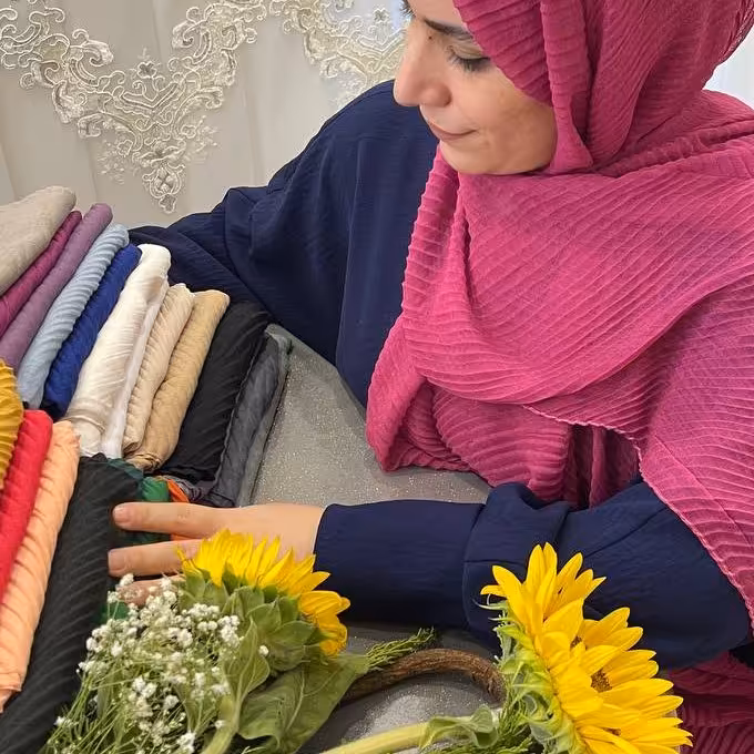 شال نخ پلیسه منگوله دار کار ایرانی دور دوخت ارسال رایگان
