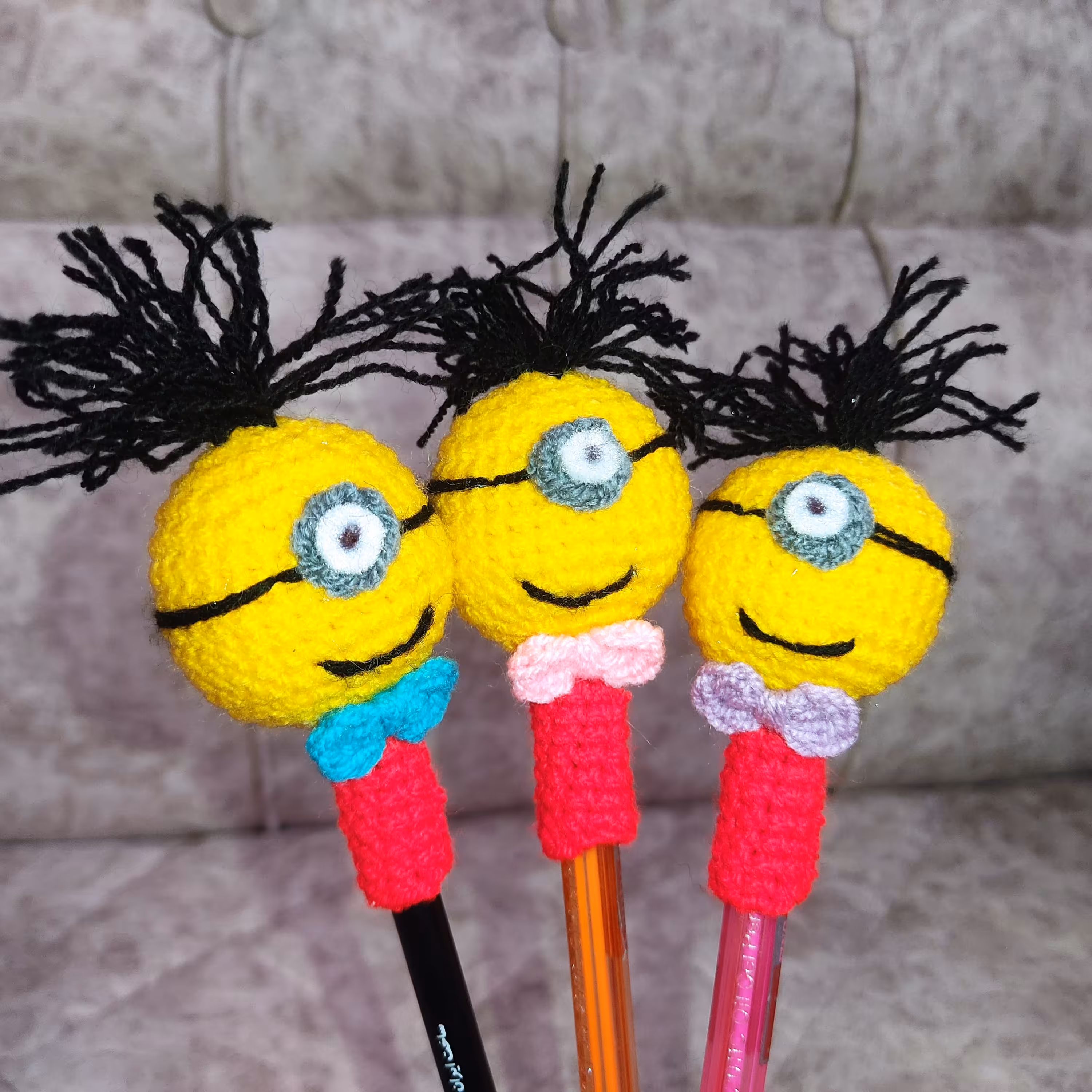 سرمدادی مینیون دستبافت عروسکی