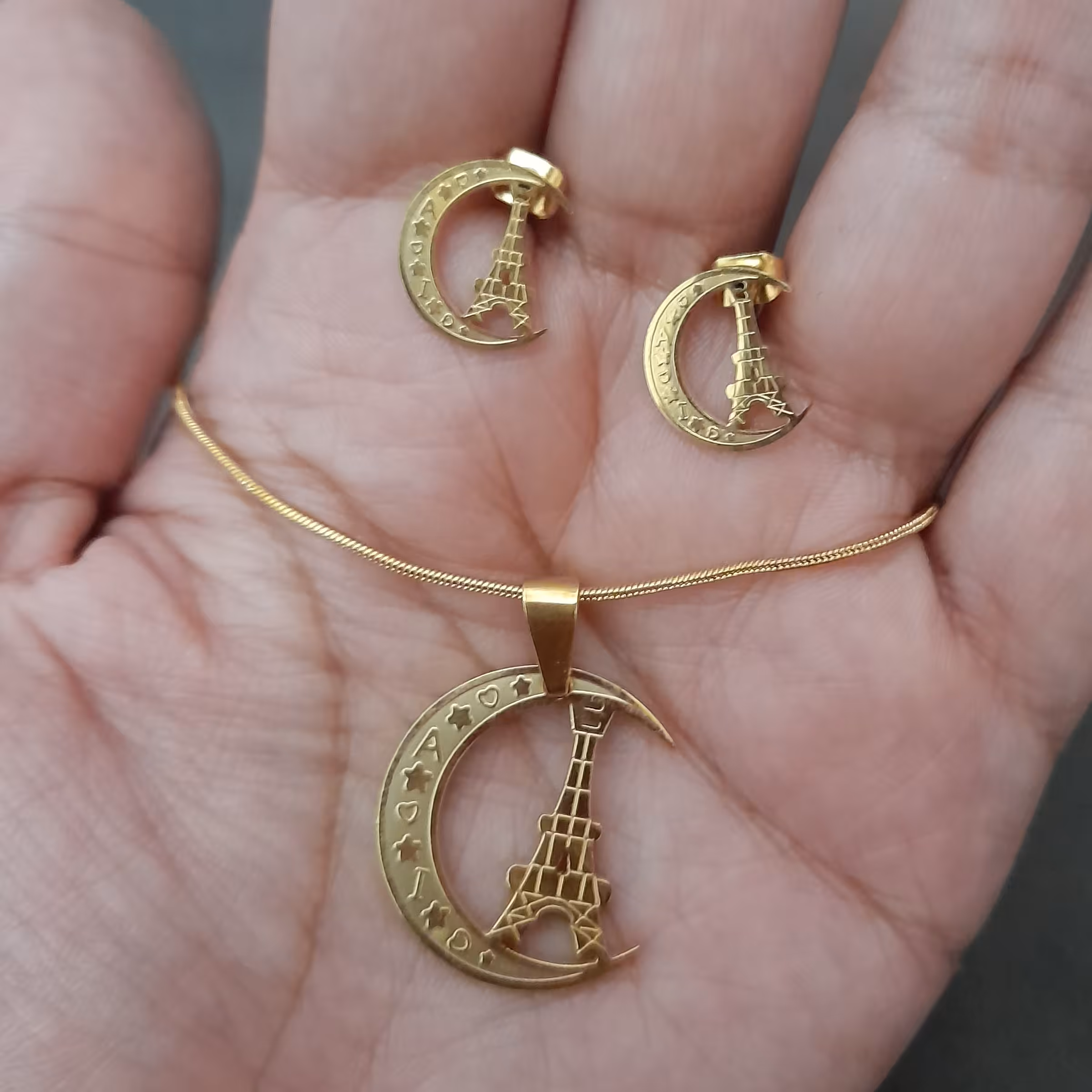 نیم ست هلال ماه و ایفل استیل