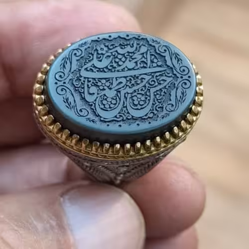 انگشتر نقره مردانه با نگین یشم خوش رنگ با حکاکی بسیار زیبا