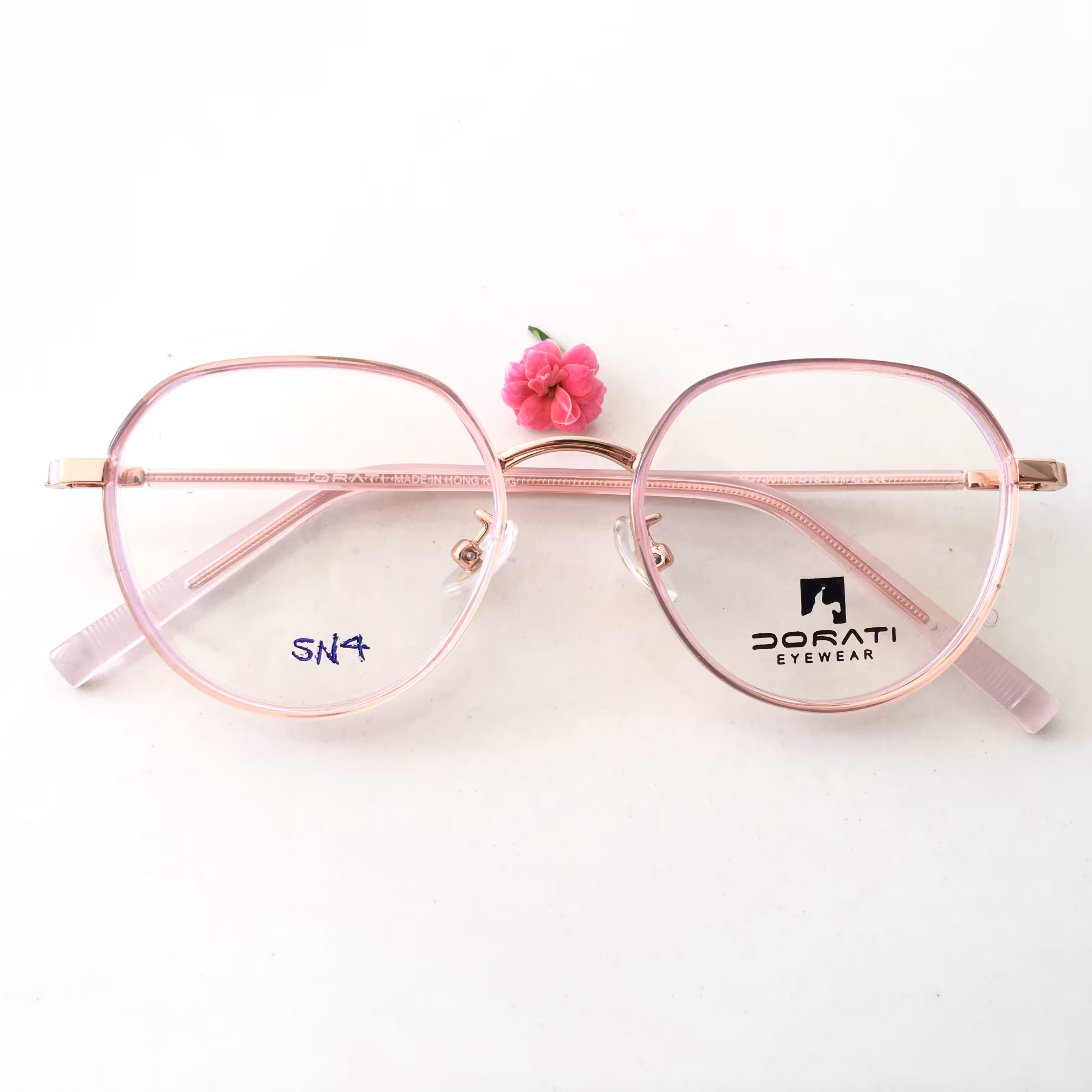 فریم طبی جذاب صورتی