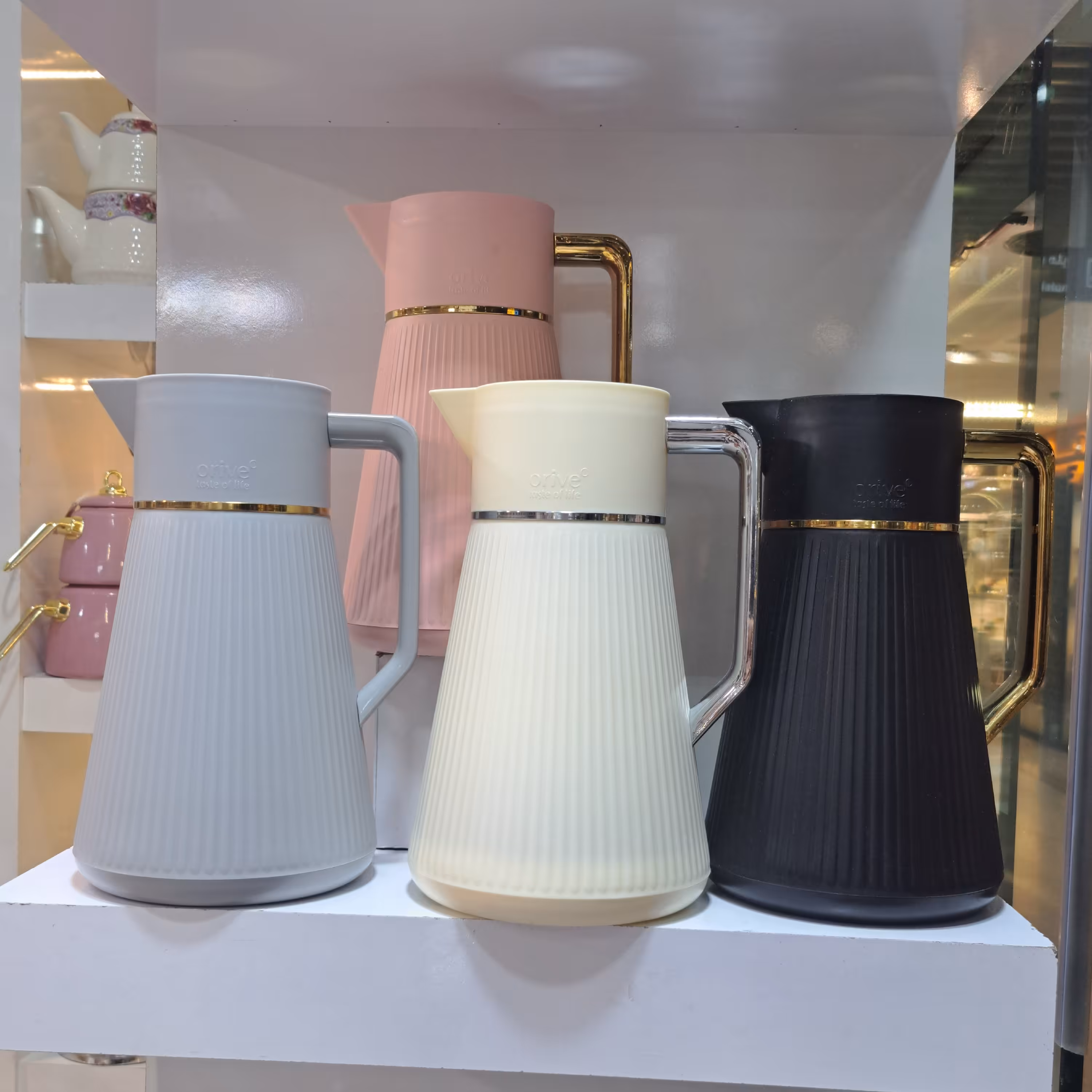 فلاسک بدنه رنگی شیشه صورتی برند اوریو