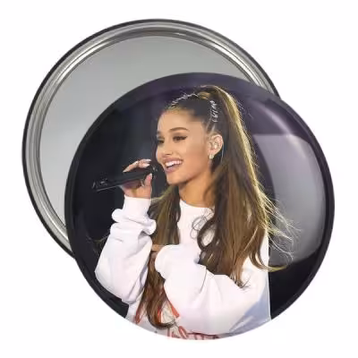 آینه جیبی خندالو مدل آریانا گرانده Ariana Grande کد 19072