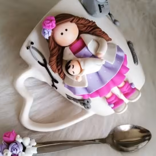 ماگ دکتر  مامایی   با قاشق   یک هدیه خاص برای عزیزانتون  قابل شستشو و نشکن