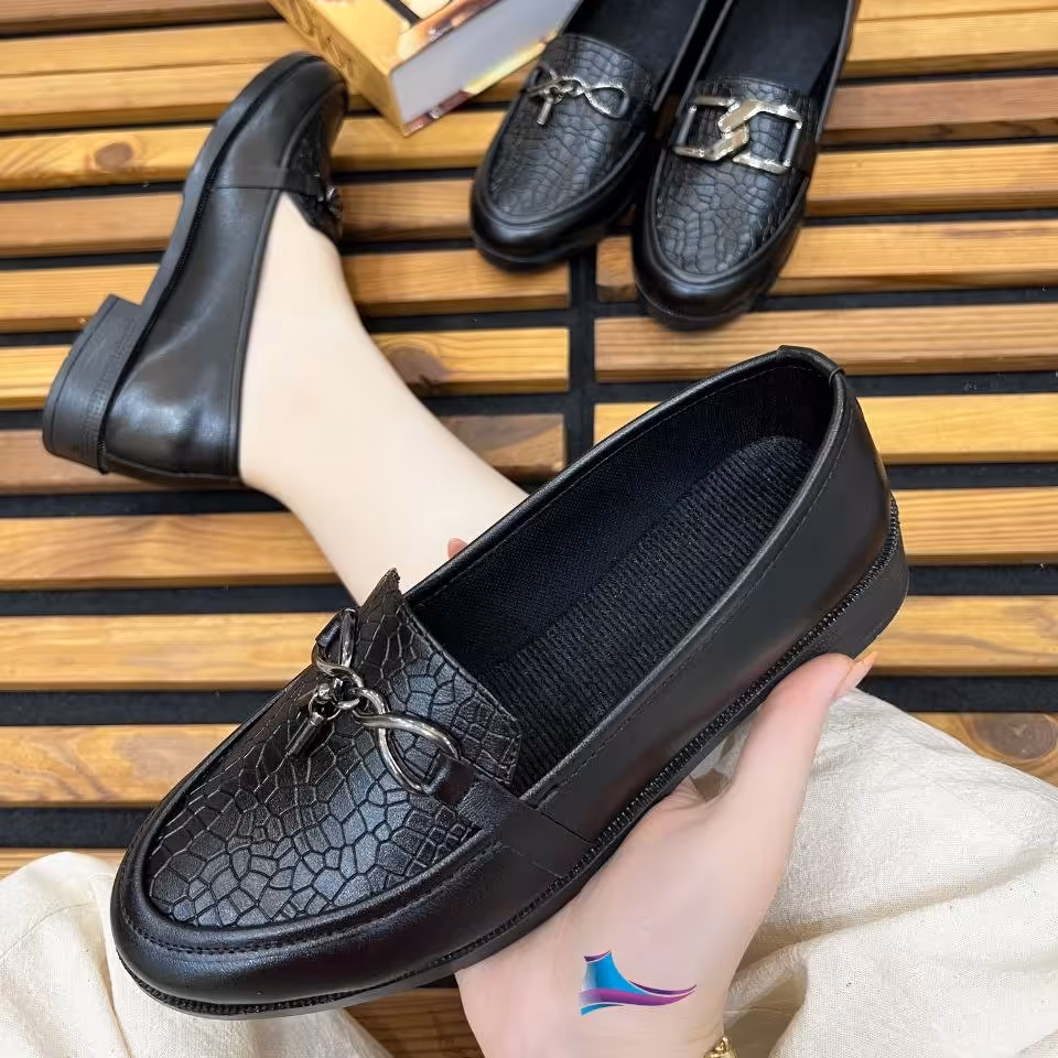کفش کلاسیک
کد 845
قالب استاندارد
زیره پیو
جنس عالی
Size 37 ta 40