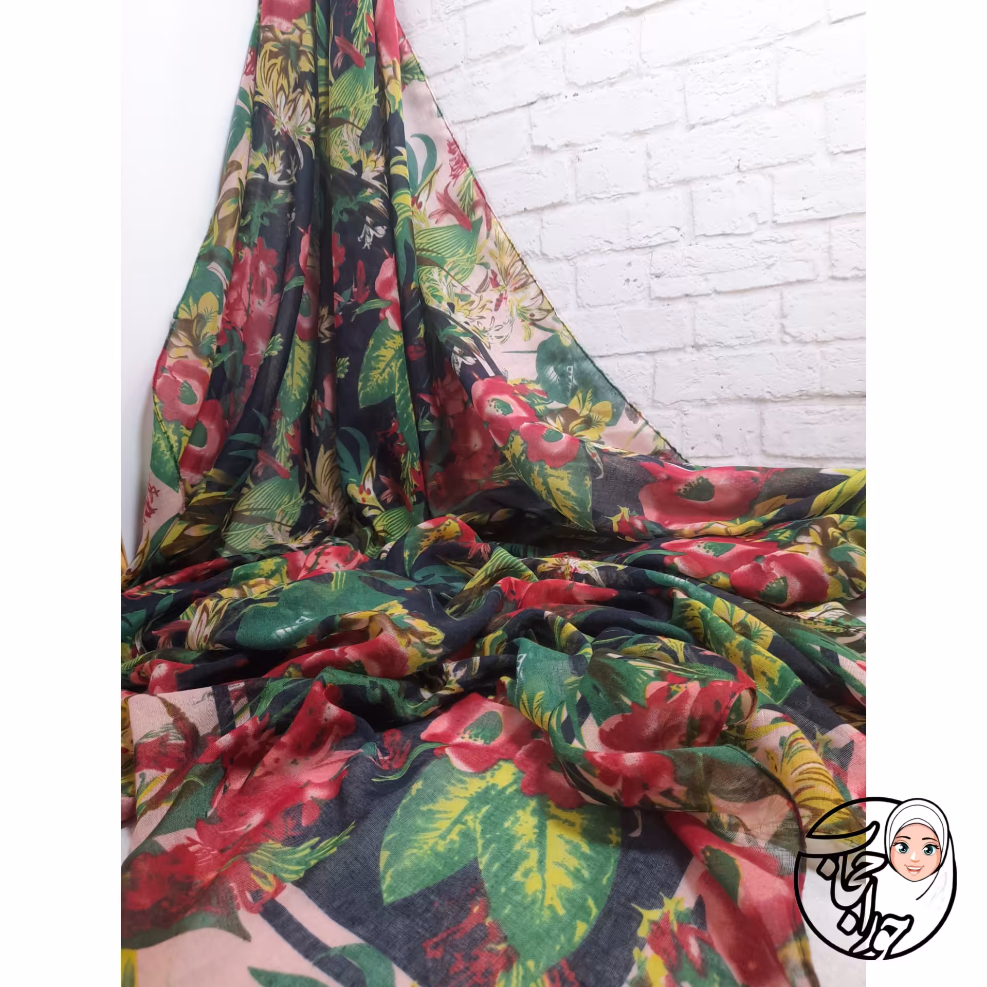 روسری نخی منگوله دار