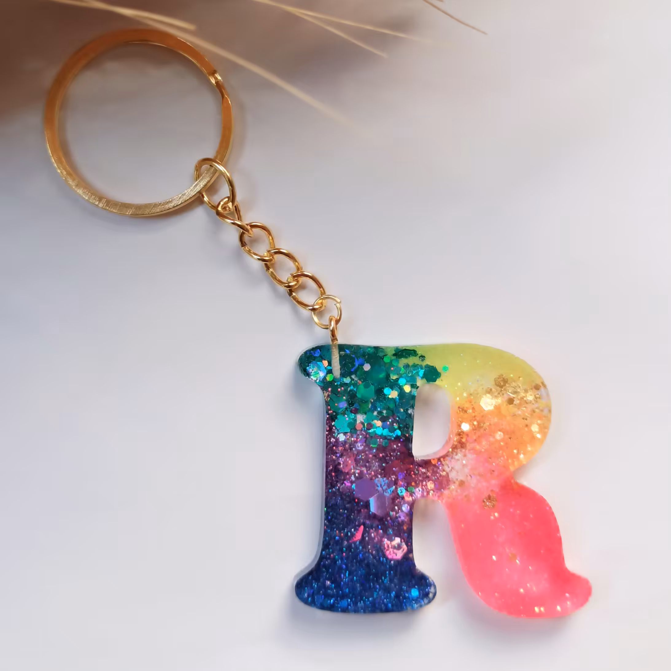 جا کلیدی حروف فانتزی، اکسسوری بسیار جذاب و کاربردی، مناسب هدیه دادن با قیمت بسیار عالی